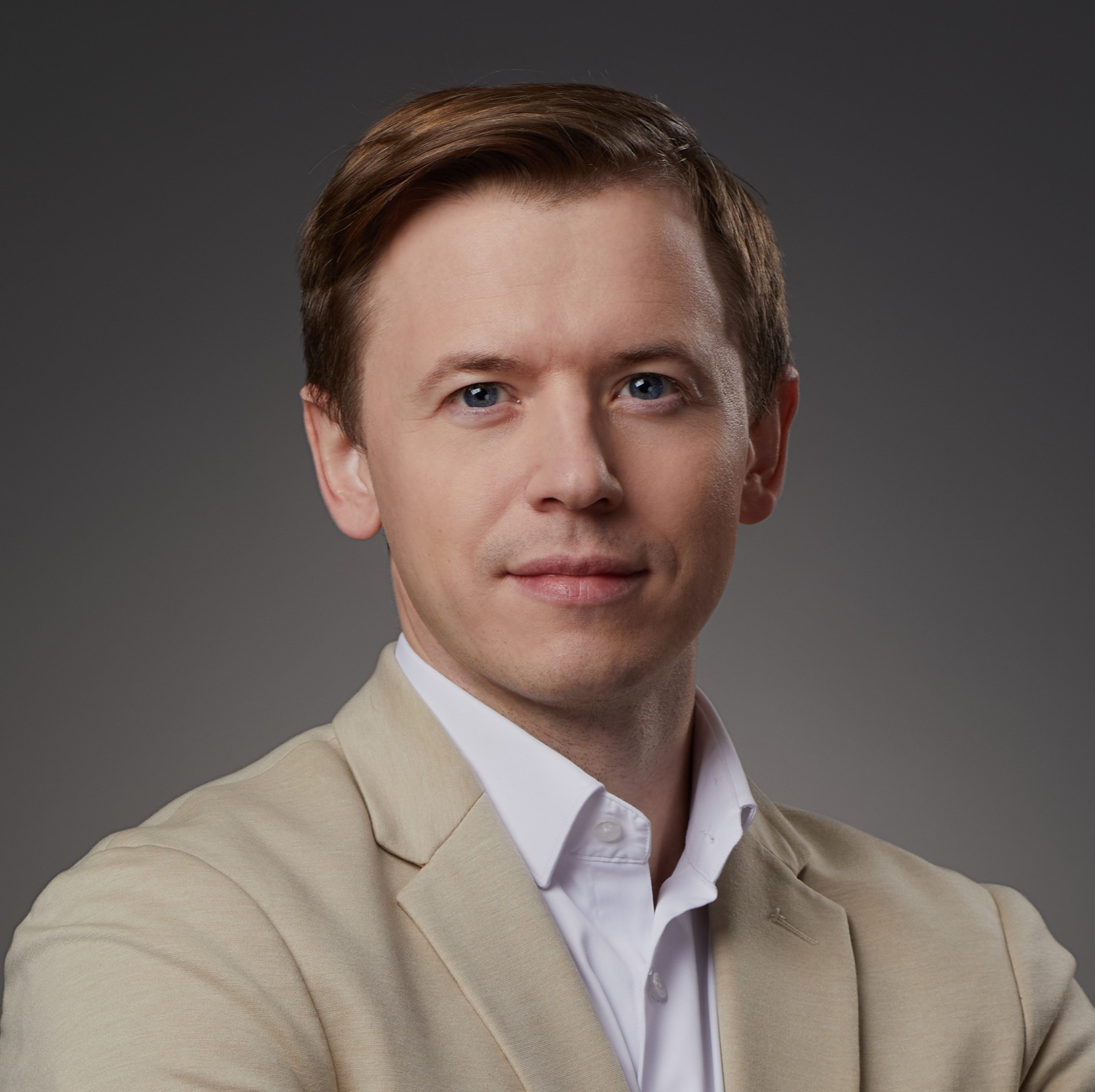 Антон Медведев